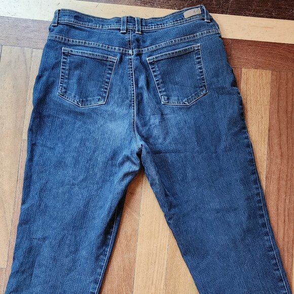 Gloria Vanderbilt "Amanda" Straight Leg Jeans Size 14 - Picture 12 of 14